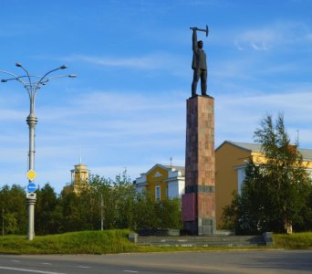 Памятник первопроходцам Мончетундры, Мончегорск