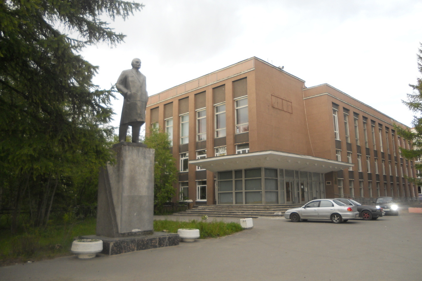 Памятник Ленину в городе Апатиты Площадь Ленина, Апатиты