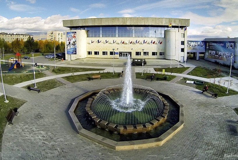 Фонтан в городе Апатиты Фонтан у спорткомплекса «Атлет», Апатиты